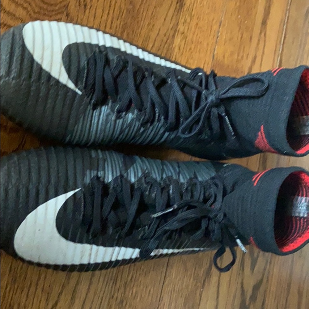 Soccer cleats